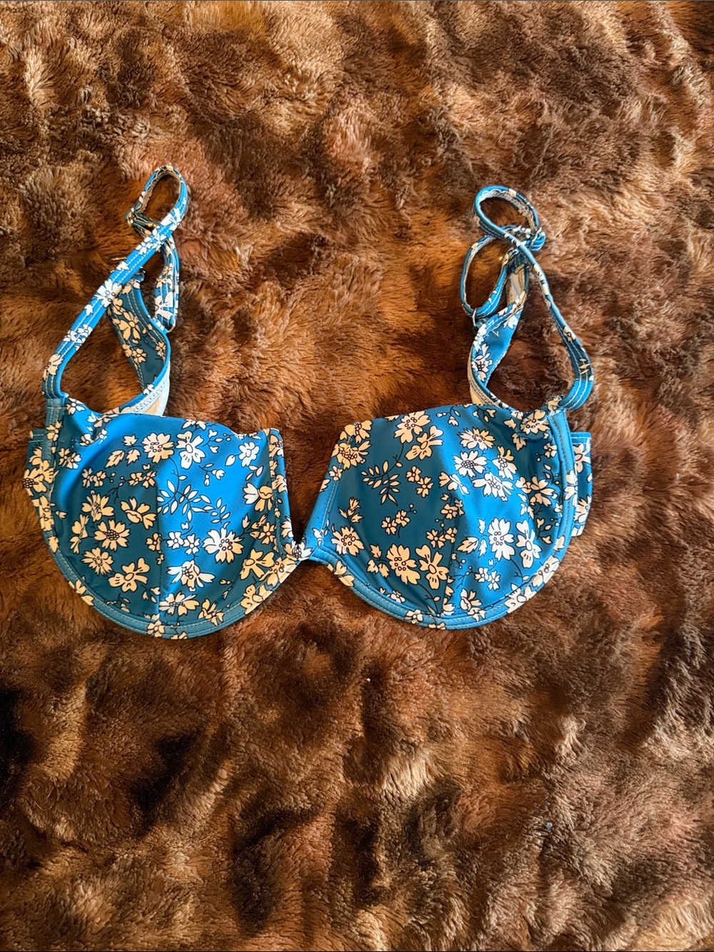 SHEIN Blue Floral Underwire Bikini Top